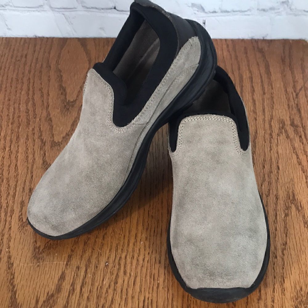 Lands End Suede All Weather Slipin Walking Shoes 9.5B Taupe EUC